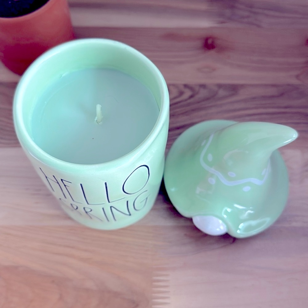 ⚡️FLASH SALE⚡️RAE DUNN CANDLE HELLO SPRING GNOME TOPPER MINT SCENTED CANDLE - Picture 2 of 3